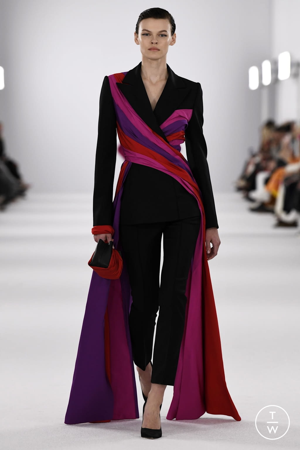 Fashion Week New York Fall/Winter 2022 look 44 from the Carolina Herrera collection womenswear
