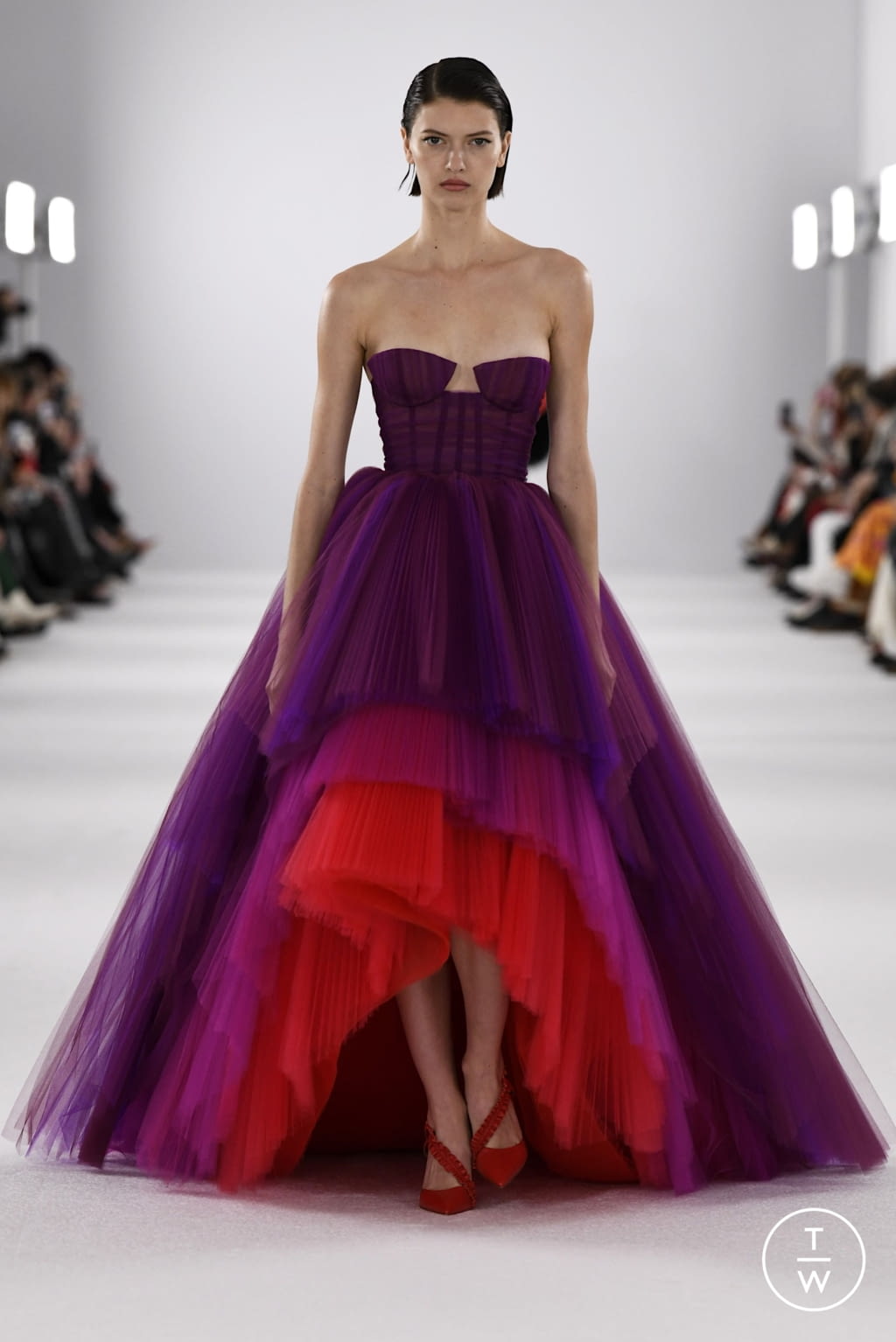 Fashion Week New York Fall/Winter 2022 look 47 from the Carolina Herrera collection 女装