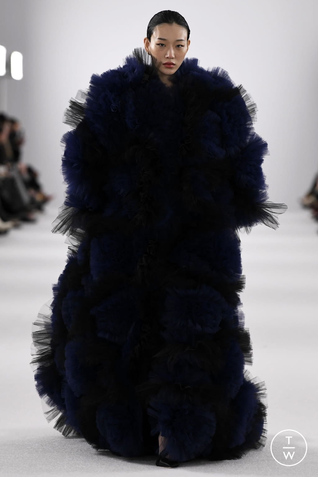 Fashion Week New York Fall/Winter 2022 look 51 from the Carolina Herrera collection womenswear