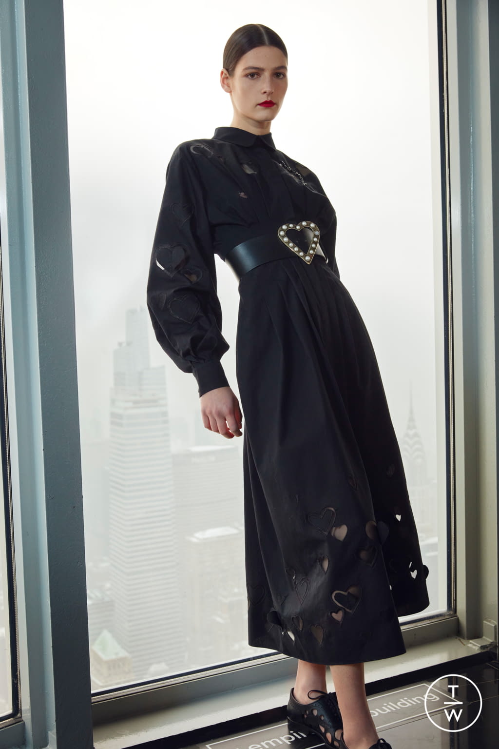 Fashion Week New York Fall/Winter 2021 look 9 from the Carolina Herrera collection womenswear