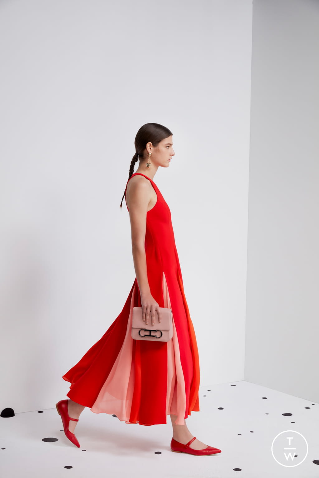 Fashion Week New York Pre-Fall 2021 look 24 from the Carolina Herrera collection womenswear