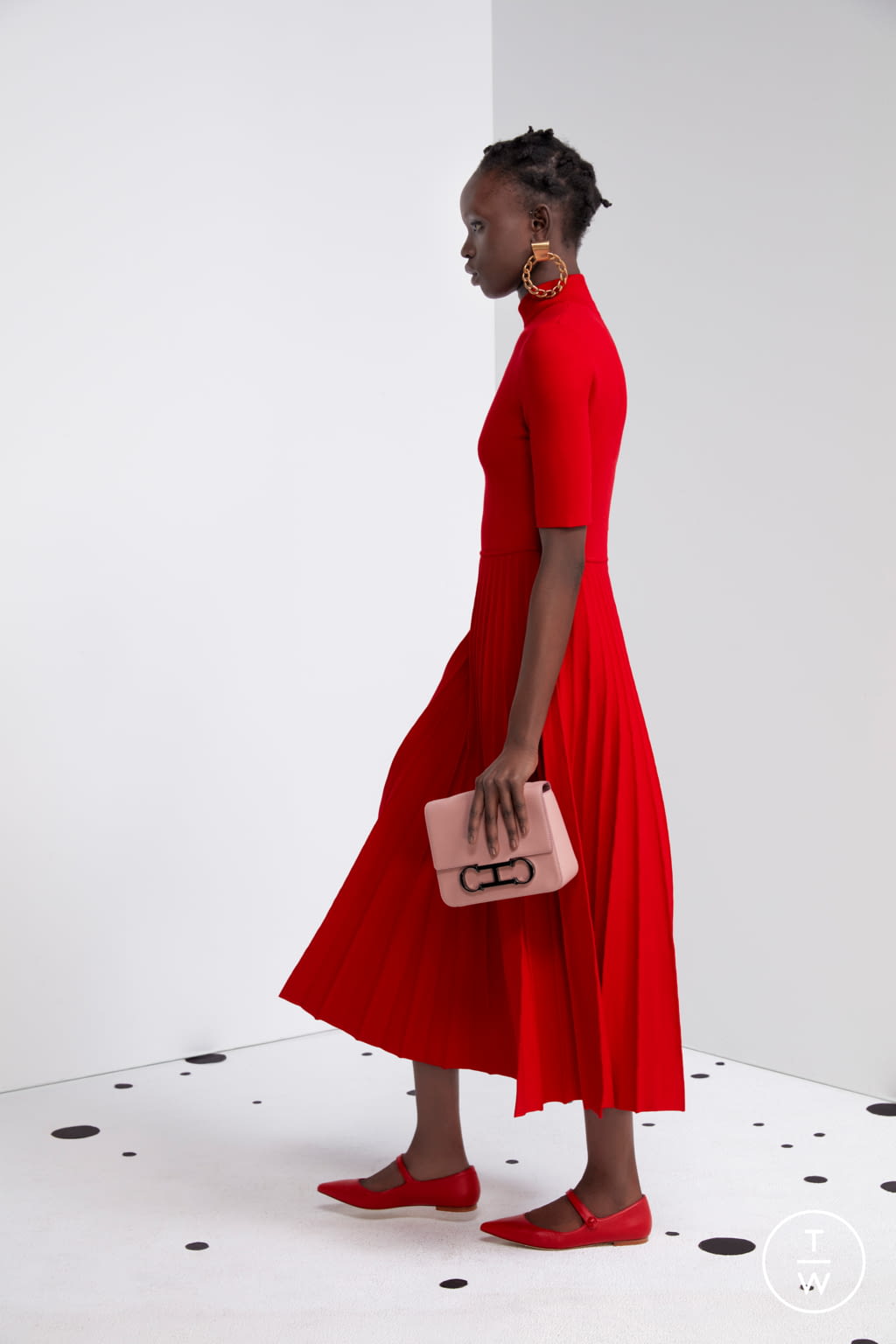 Fashion Week New York Pre-Fall 2021 look 27 from the Carolina Herrera collection womenswear