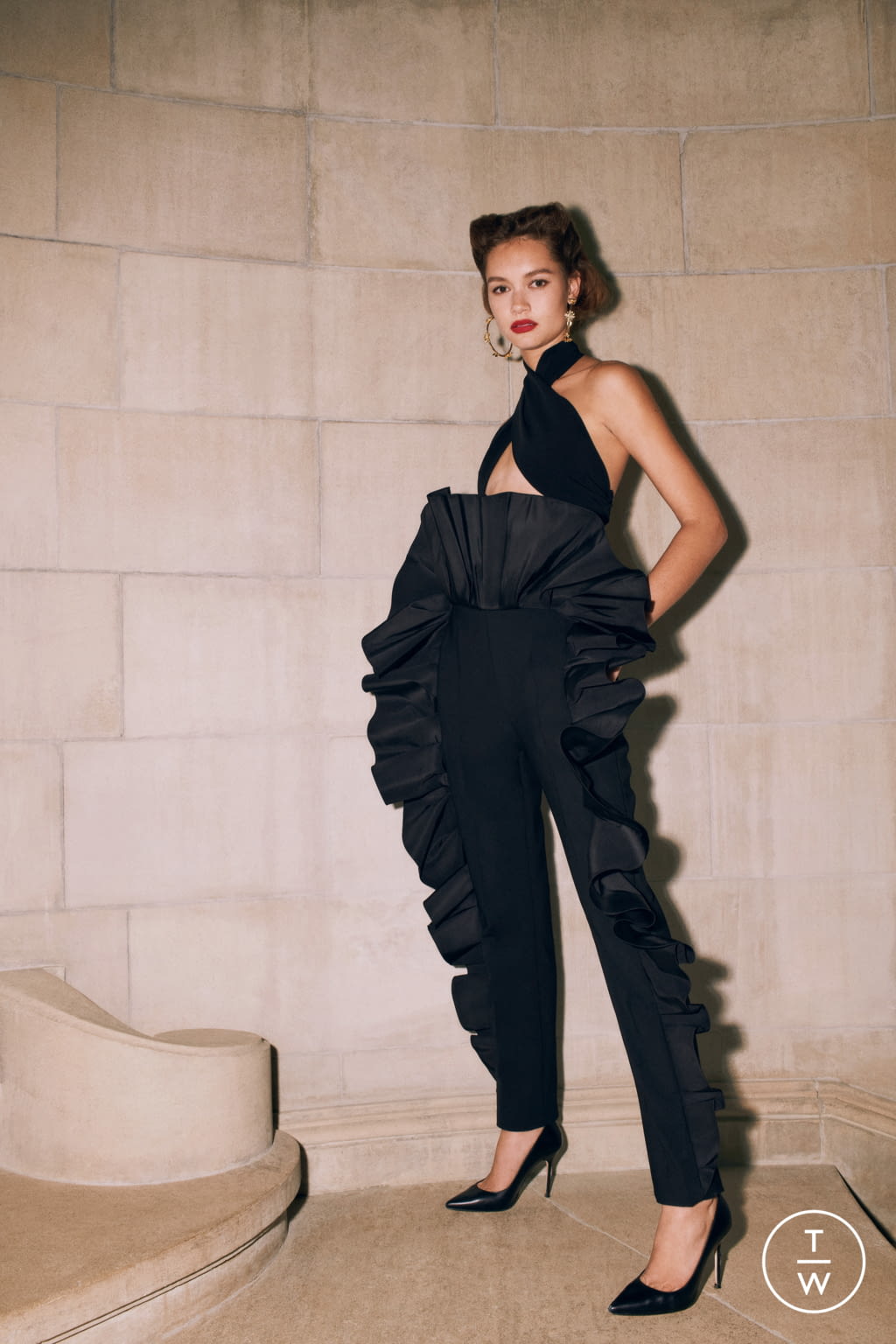 Fashion Week New York Resort 2022 look 43 from the Carolina Herrera collection womenswear