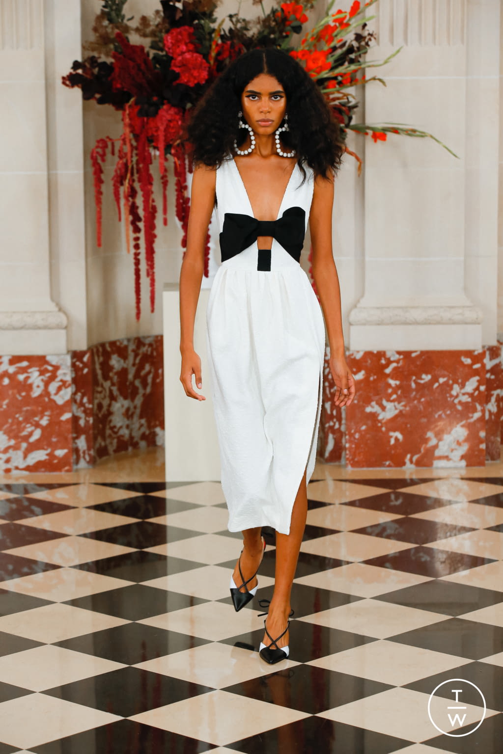 Fashion Week New York Spring/Summer 2022 look 11 from the Carolina Herrera collection 女装