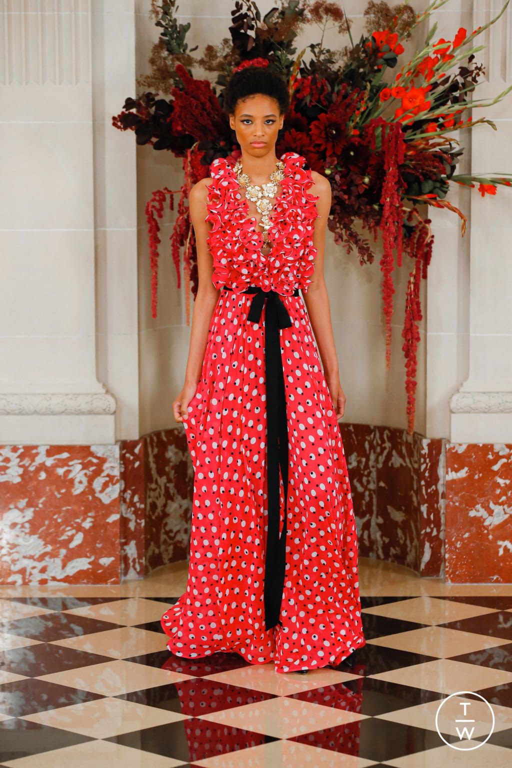 Fashion Week New York Spring/Summer 2022 look 17 from the Carolina Herrera collection 女装
