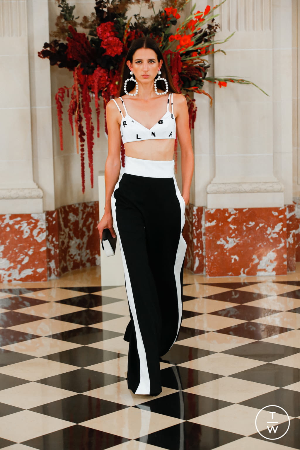 Fashion Week New York Spring/Summer 2022 look 25 from the Carolina Herrera collection 女装