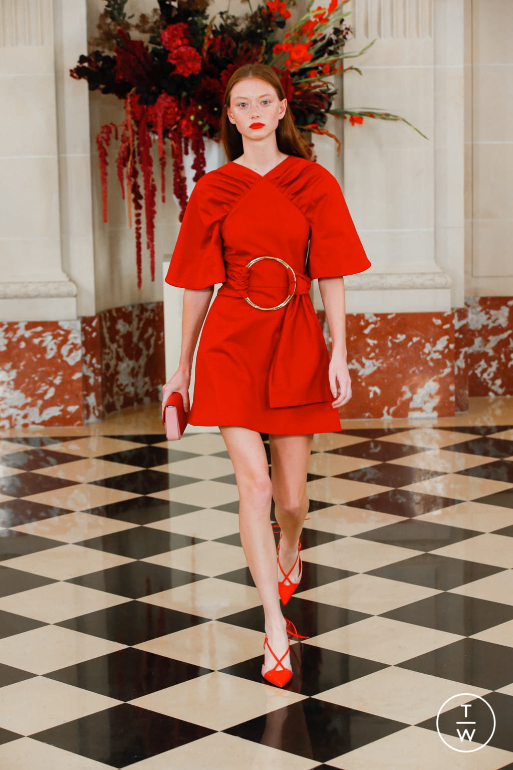 Fashion Week New York Spring/Summer 2022 look 28 from the Carolina Herrera collection 女装