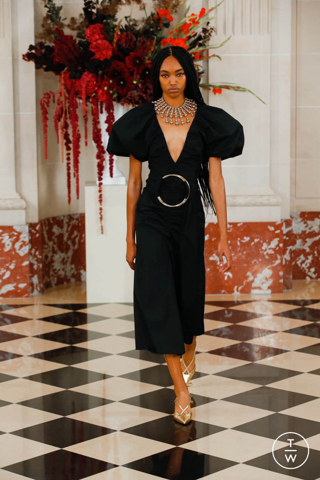 Fashion Week New York Spring/Summer 2022 look 32 from the Carolina Herrera collection 女装