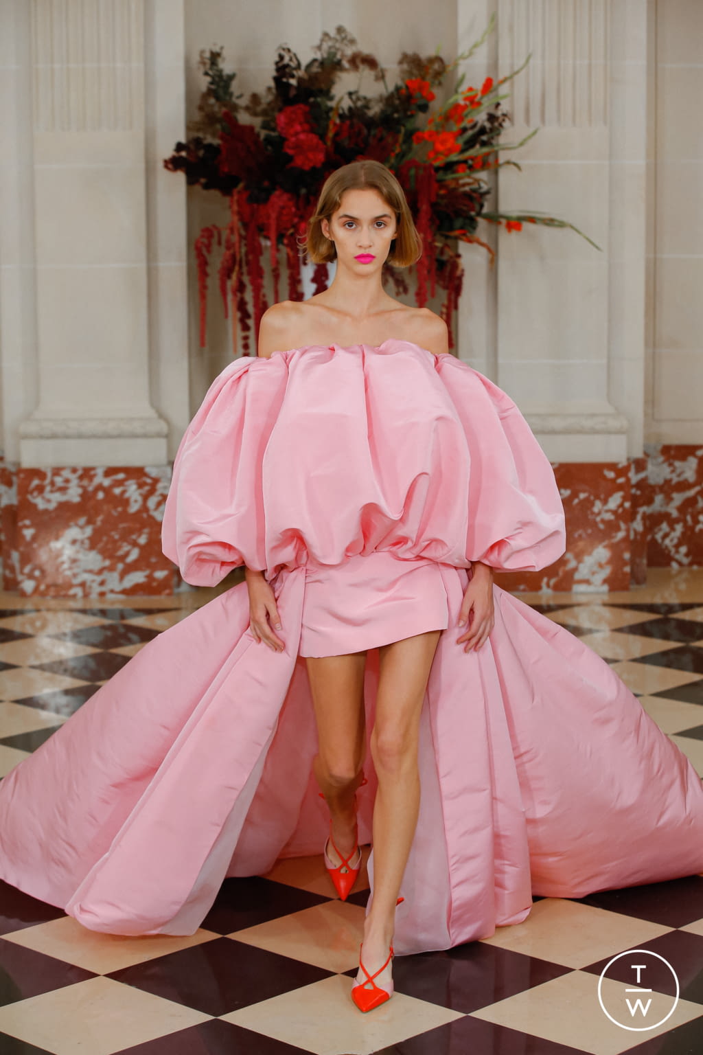 Fashion Week New York Spring/Summer 2022 look 48 from the Carolina Herrera collection 女装