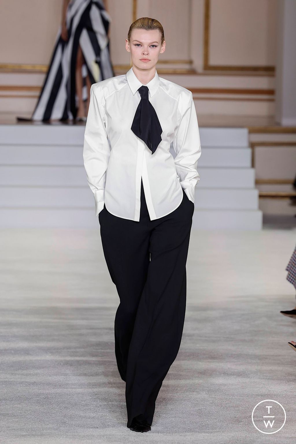 Fashion Week New York Fall/Winter 2023 look 3 from the Carolina Herrera collection womenswear