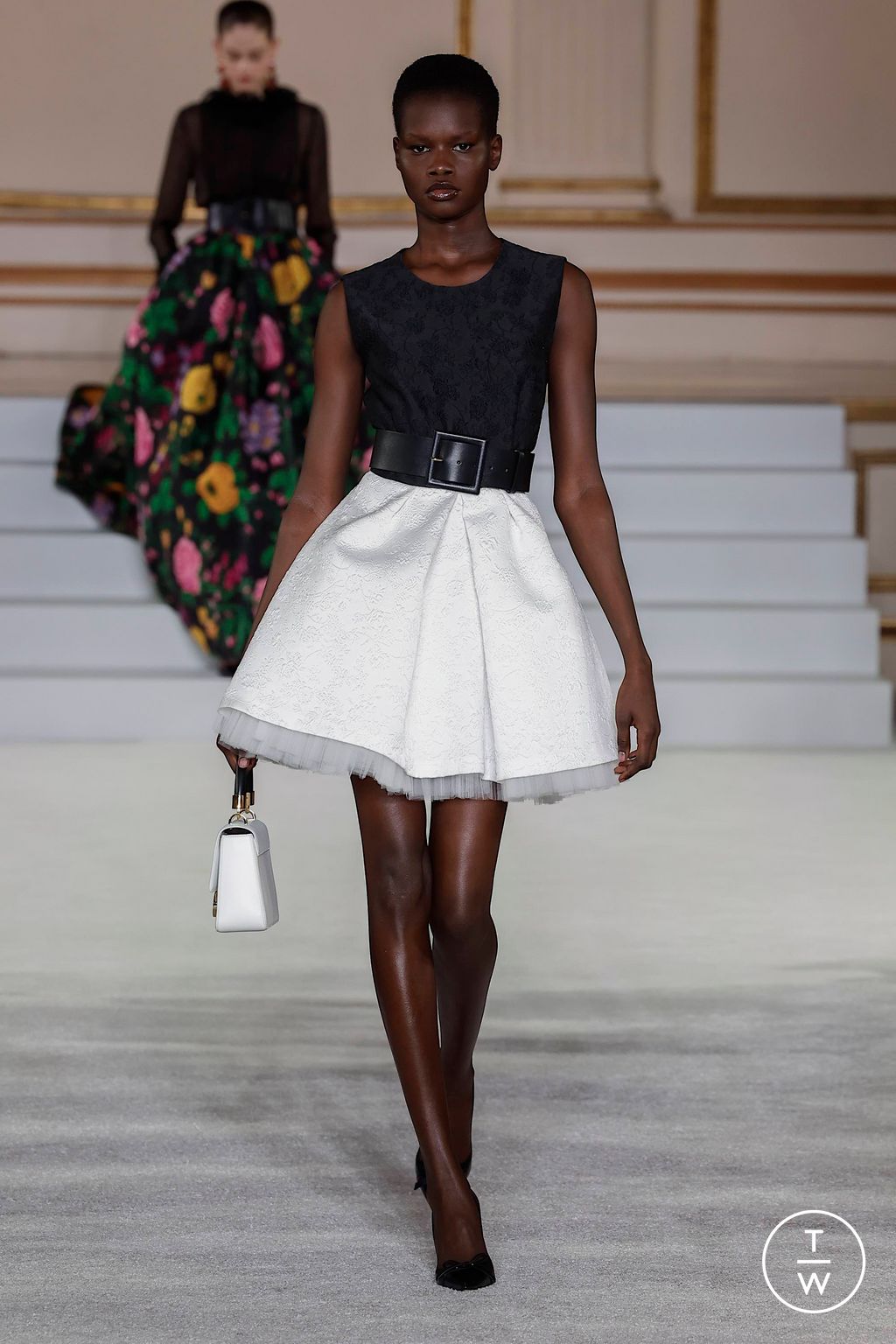 Fashion Week New York Fall/Winter 2023 look 10 from the Carolina Herrera collection womenswear