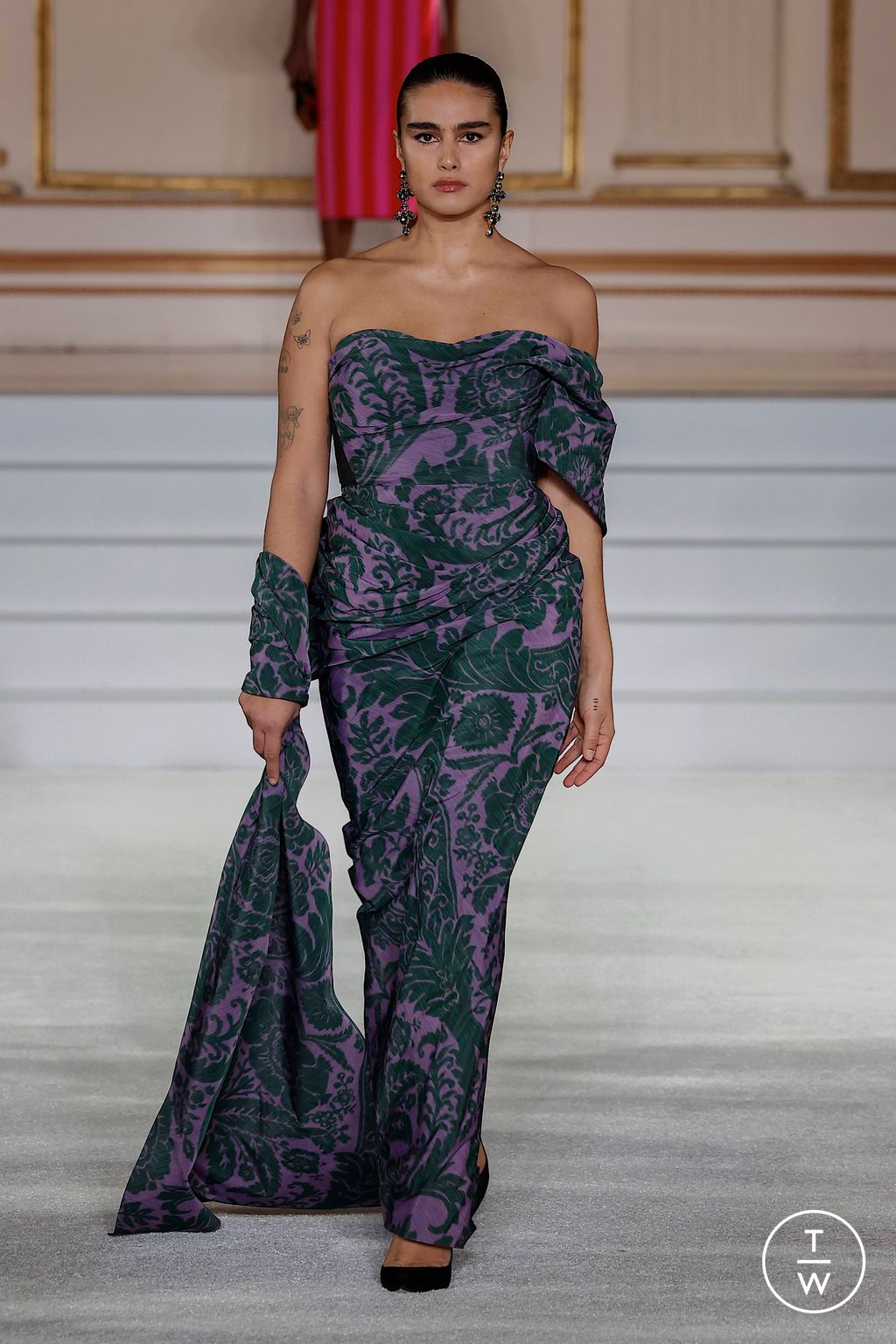 Fashion Week New York Fall/Winter 2023 look 21 from the Carolina Herrera collection womenswear