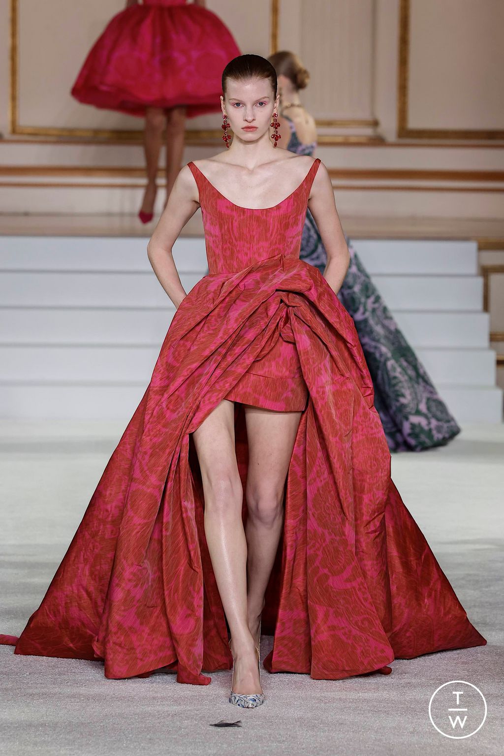 Fashion Week New York Fall/Winter 2023 look 25 from the Carolina Herrera collection womenswear