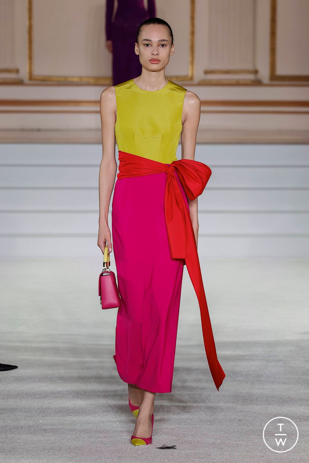 Fashion Week New York Fall/Winter 2023 look 27 from the Carolina Herrera collection womenswear