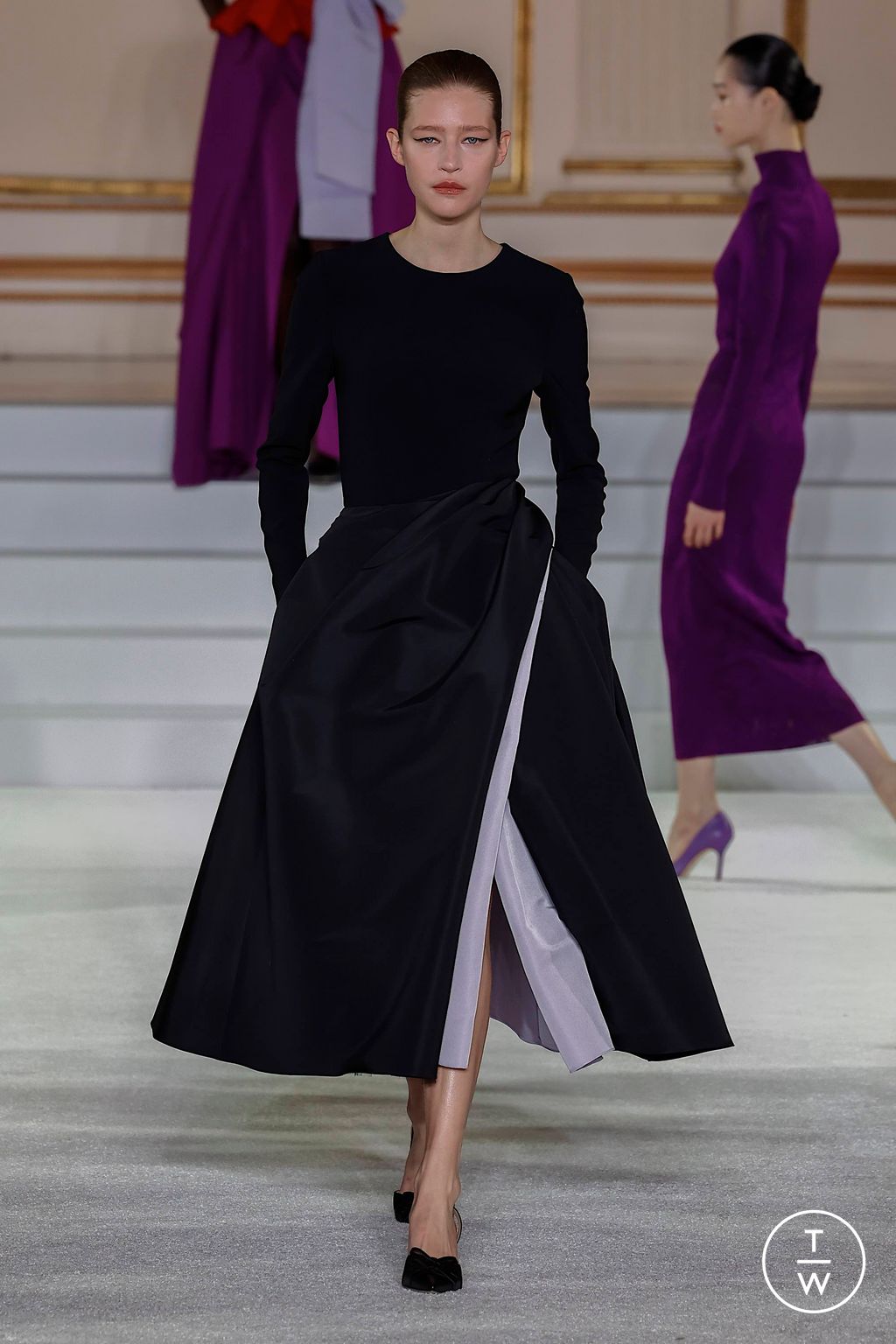 Fashion Week New York Fall/Winter 2023 look 30 from the Carolina Herrera collection womenswear