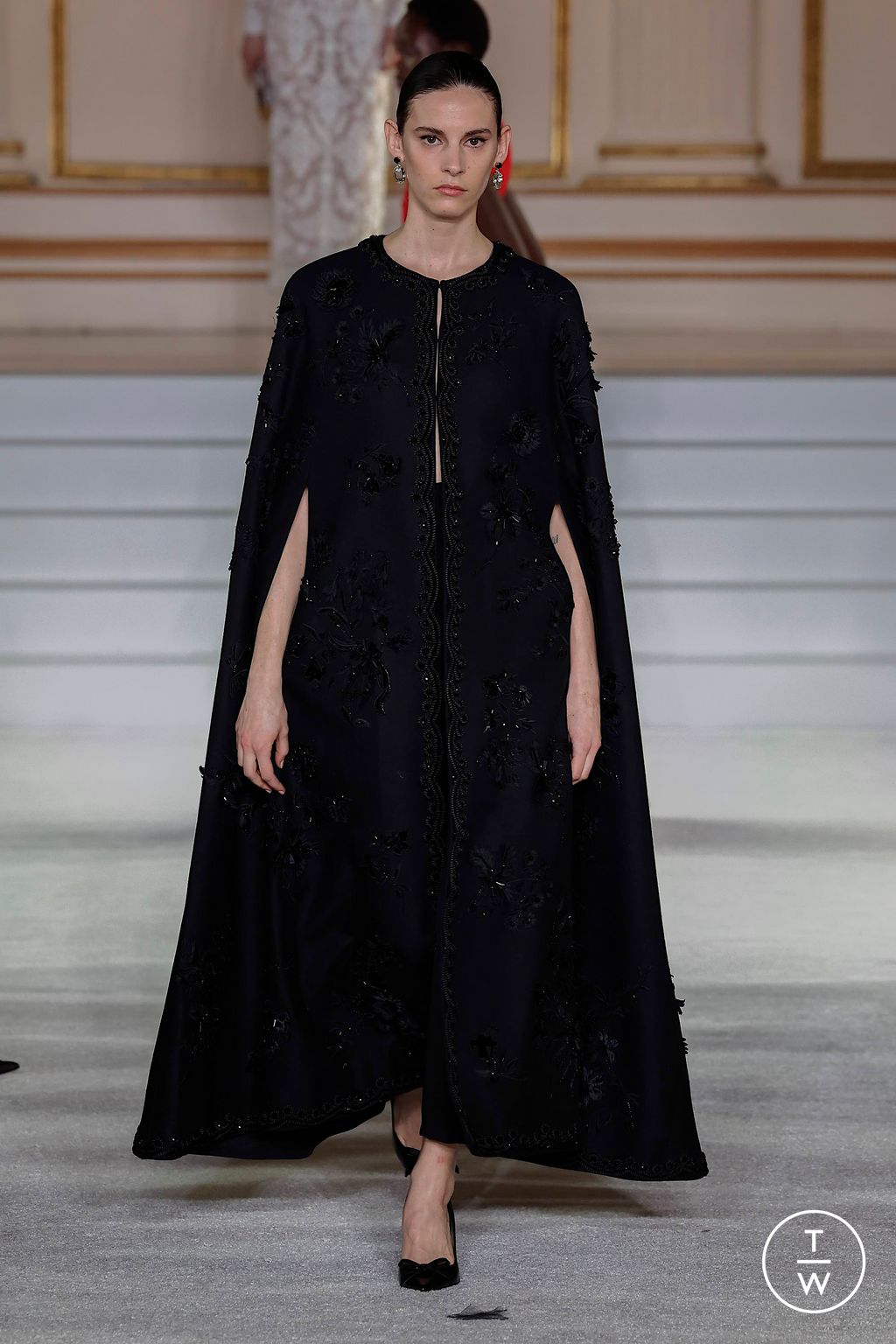 Fashion Week New York Fall/Winter 2023 look 33 from the Carolina Herrera collection womenswear