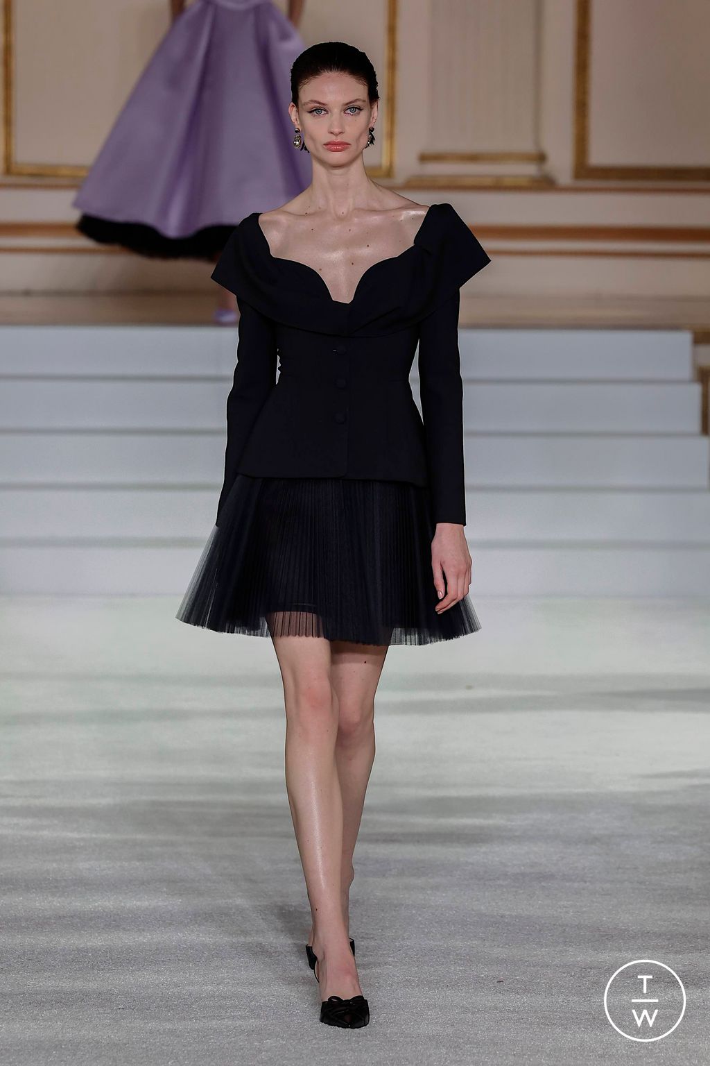 Fashion Week New York Fall/Winter 2023 look 38 from the Carolina Herrera collection womenswear