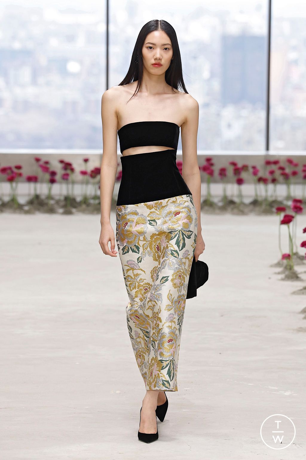 Fashion Week New York Fall/Winter 2025 look 18 de la collection Carolina Herrera womenswear