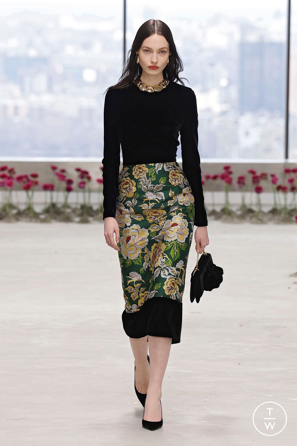 Fashion Week New York Fall/Winter 2025 look 19 from the Carolina Herrera collection womenswear