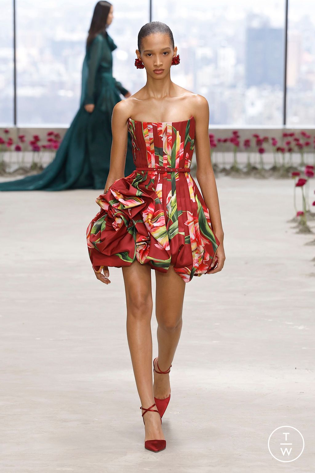 Fashion Week New York Fall/Winter 2025 look 32 from the Carolina Herrera collection womenswear