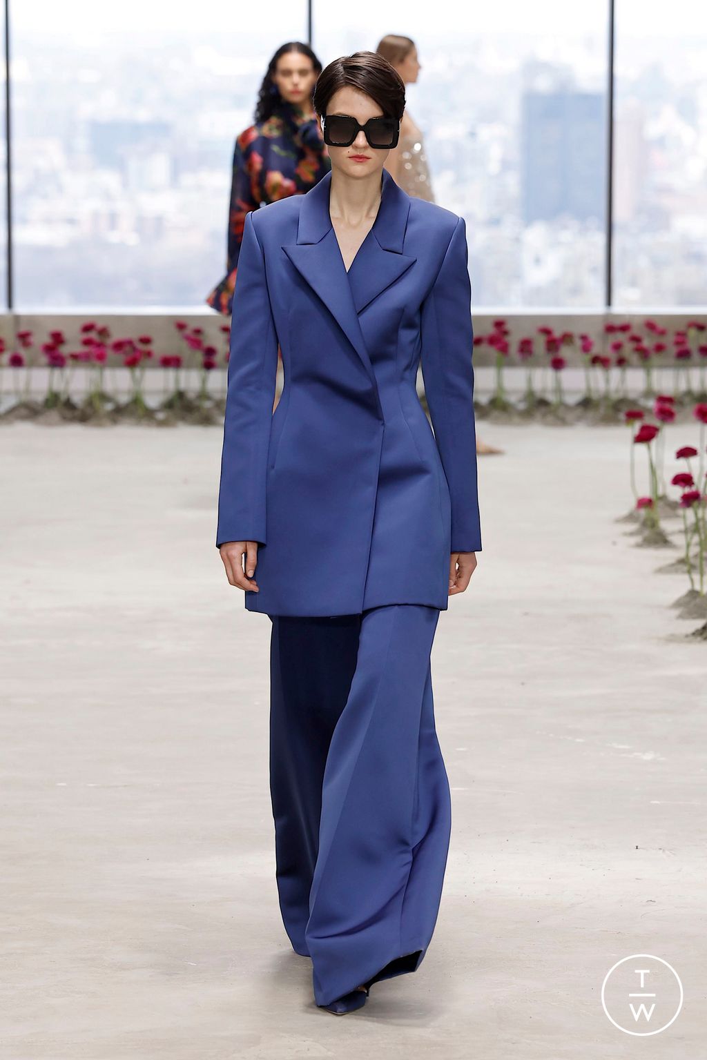 Fashion Week New York Fall/Winter 2025 look 40 from the Carolina Herrera collection womenswear