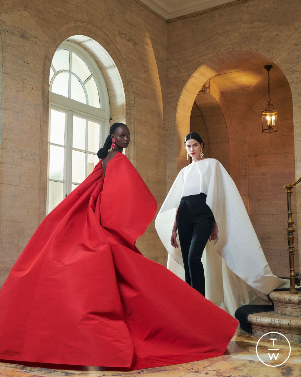 Fashion Week New York Pre-Fall 2023 look 1 from the Carolina Herrera collection 女装