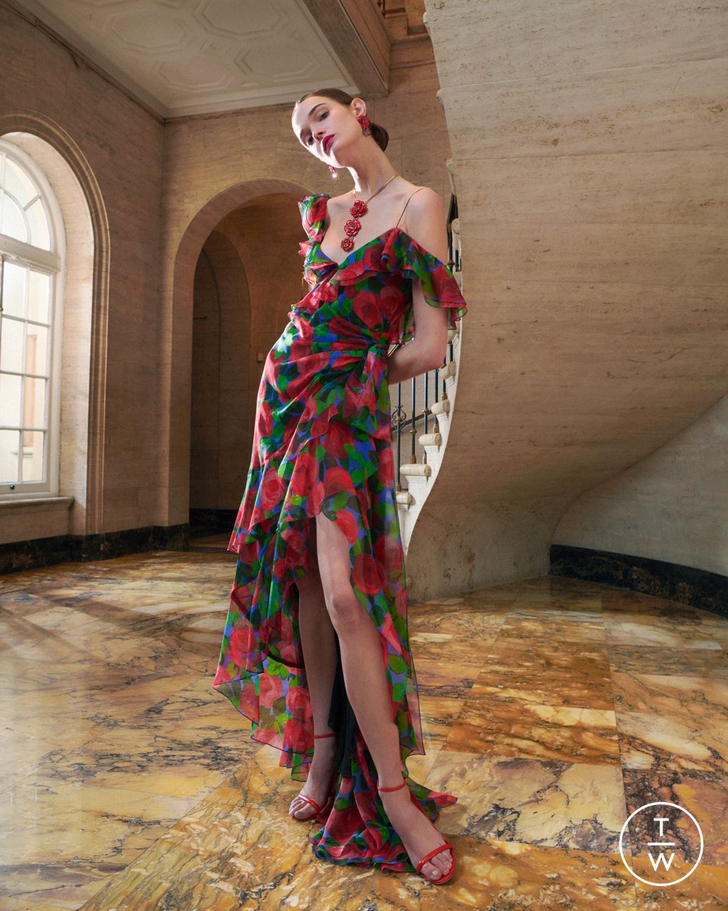 Fashion Week New York Pre-Fall 2023 look 17 de la collection Carolina Herrera womenswear