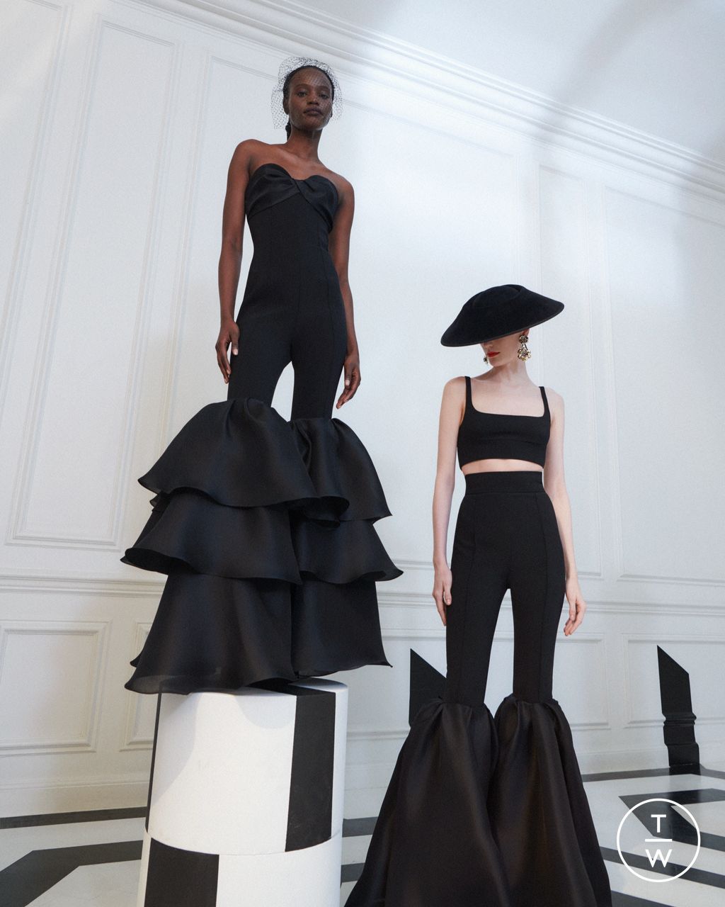 Fashion Week New York Pre-Fall 2023 look 22 de la collection Carolina Herrera womenswear