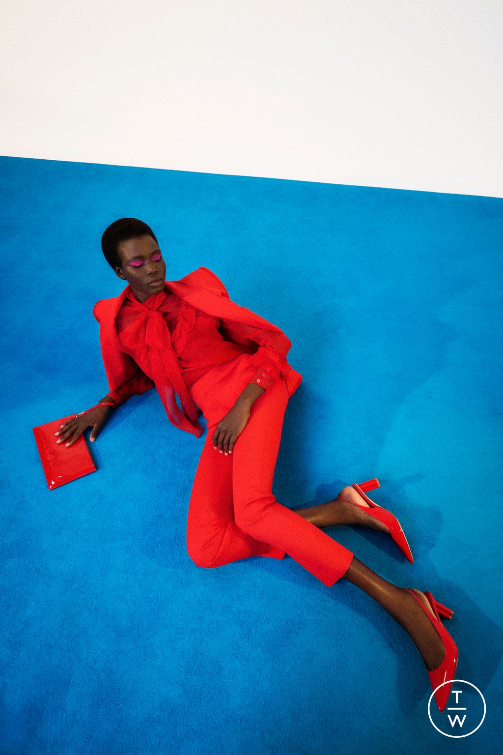 Fashion Week New York Pre-Fall 2025 look 1 from the Carolina Herrera collection womenswear