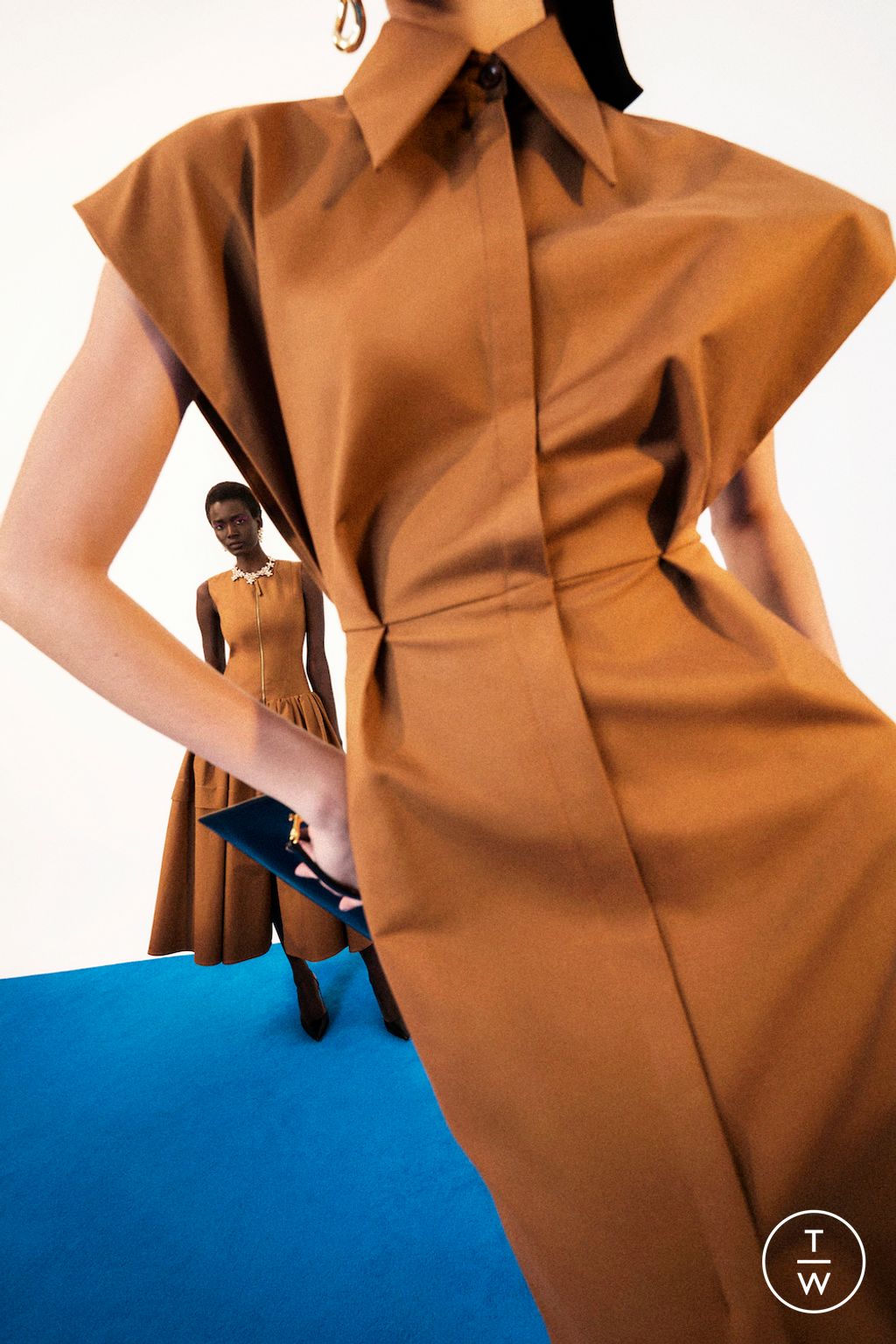 Fashion Week New York Pre-Fall 2025 look 6 from the Carolina Herrera collection 女装