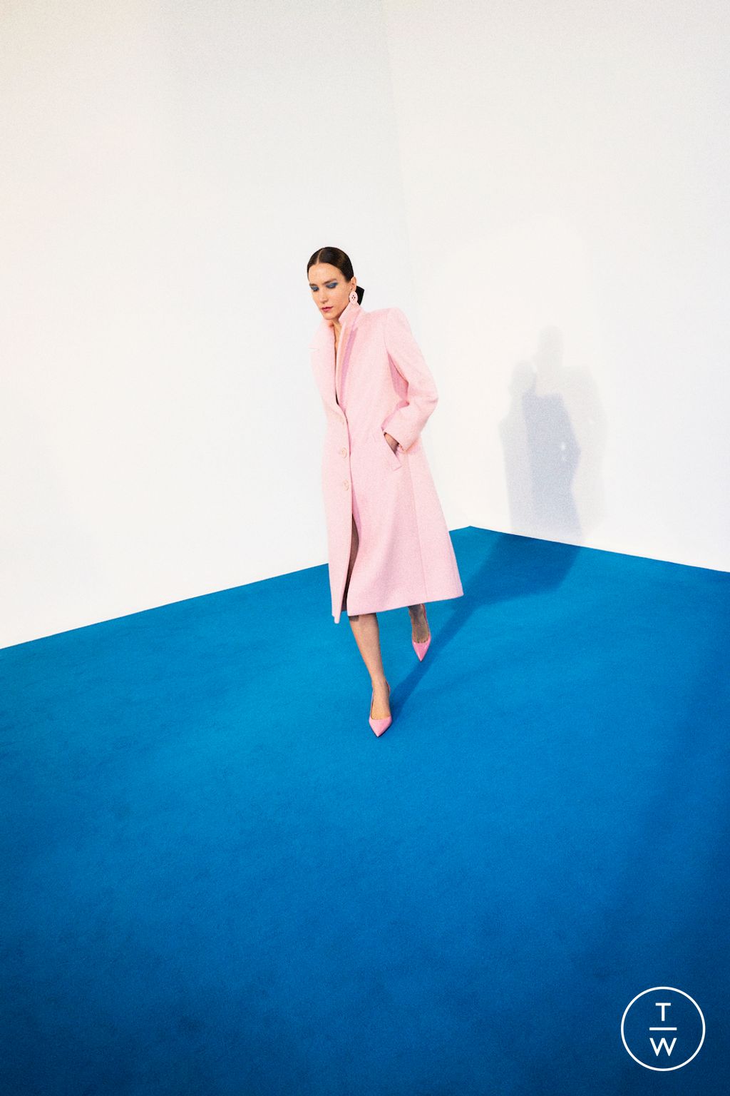Fashion Week New York Pre-Fall 2025 look 10 from the Carolina Herrera collection womenswear