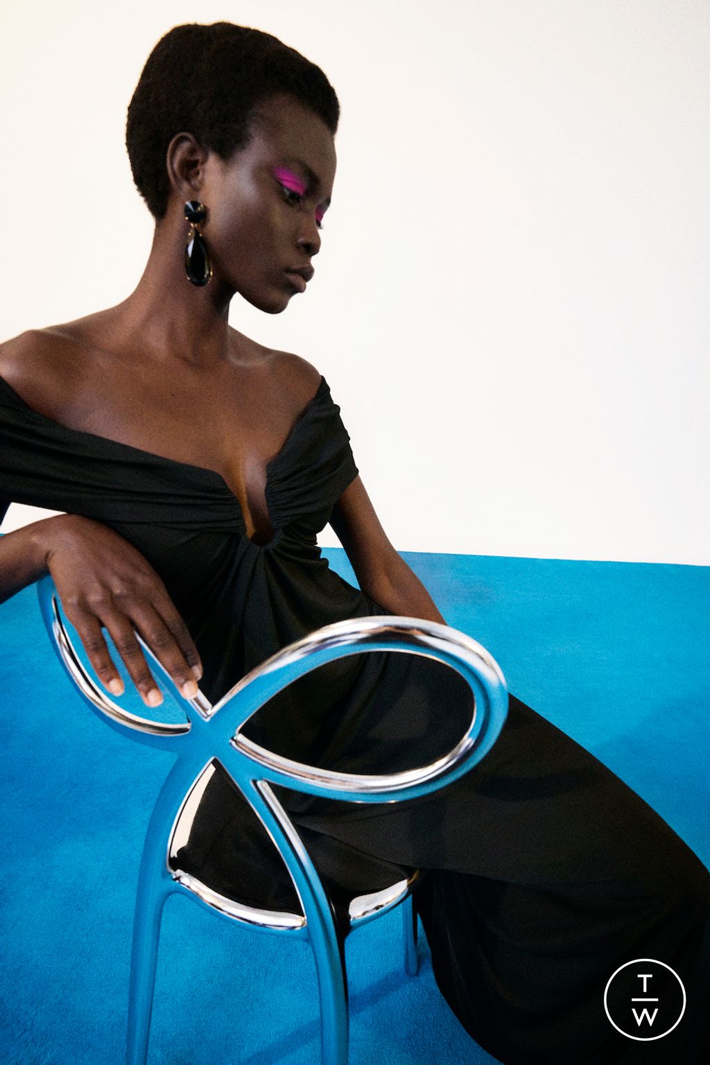 Fashion Week New York Pre-Fall 2025 look 20 from the Carolina Herrera collection womenswear