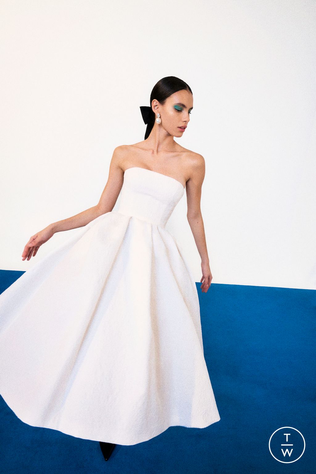 Fashion Week New York Pre-Fall 2025 look 36 from the Carolina Herrera collection womenswear