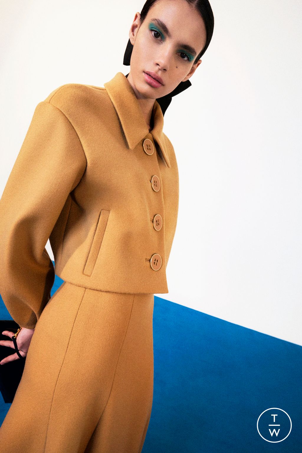 Fashion Week New York Pre-Fall 2025 look 44 from the Carolina Herrera collection womenswear