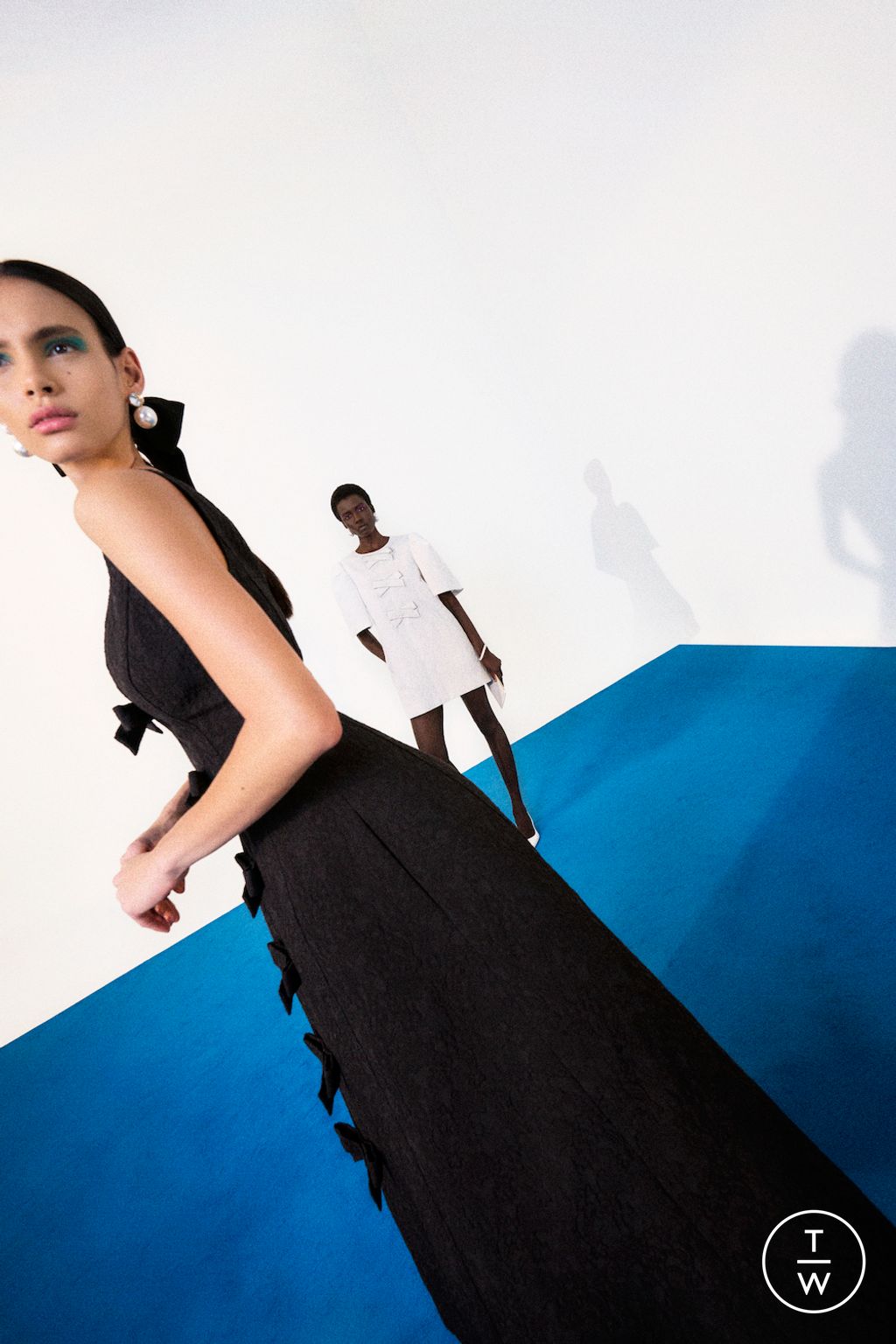 Fashion Week New York Pre-Fall 2025 look 47 from the Carolina Herrera collection womenswear