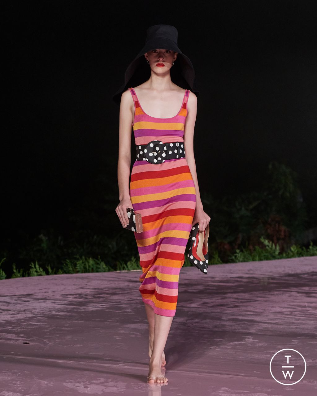 Fashion Week New York Resort 2024 look 17 from the Carolina Herrera collection 女装