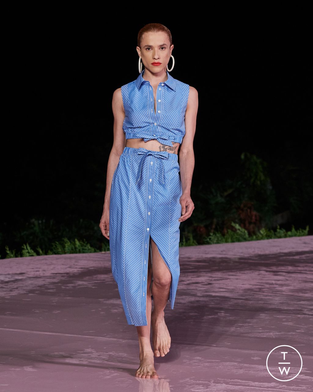 Fashion Week New York Resort 2024 look 38 from the Carolina Herrera collection 女装