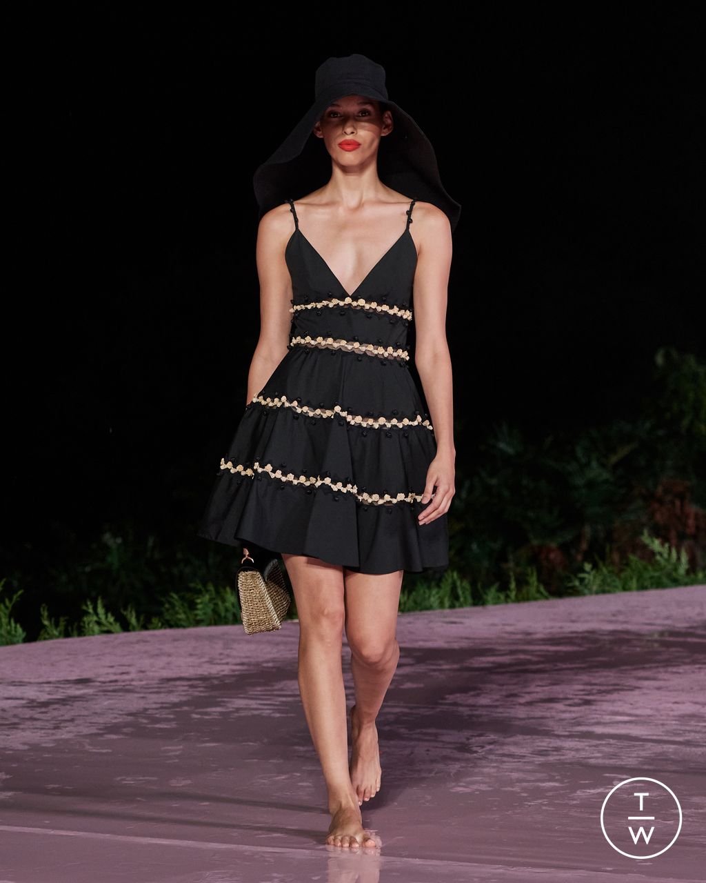 Fashion Week New York Resort 2024 look 46 from the Carolina Herrera collection womenswear