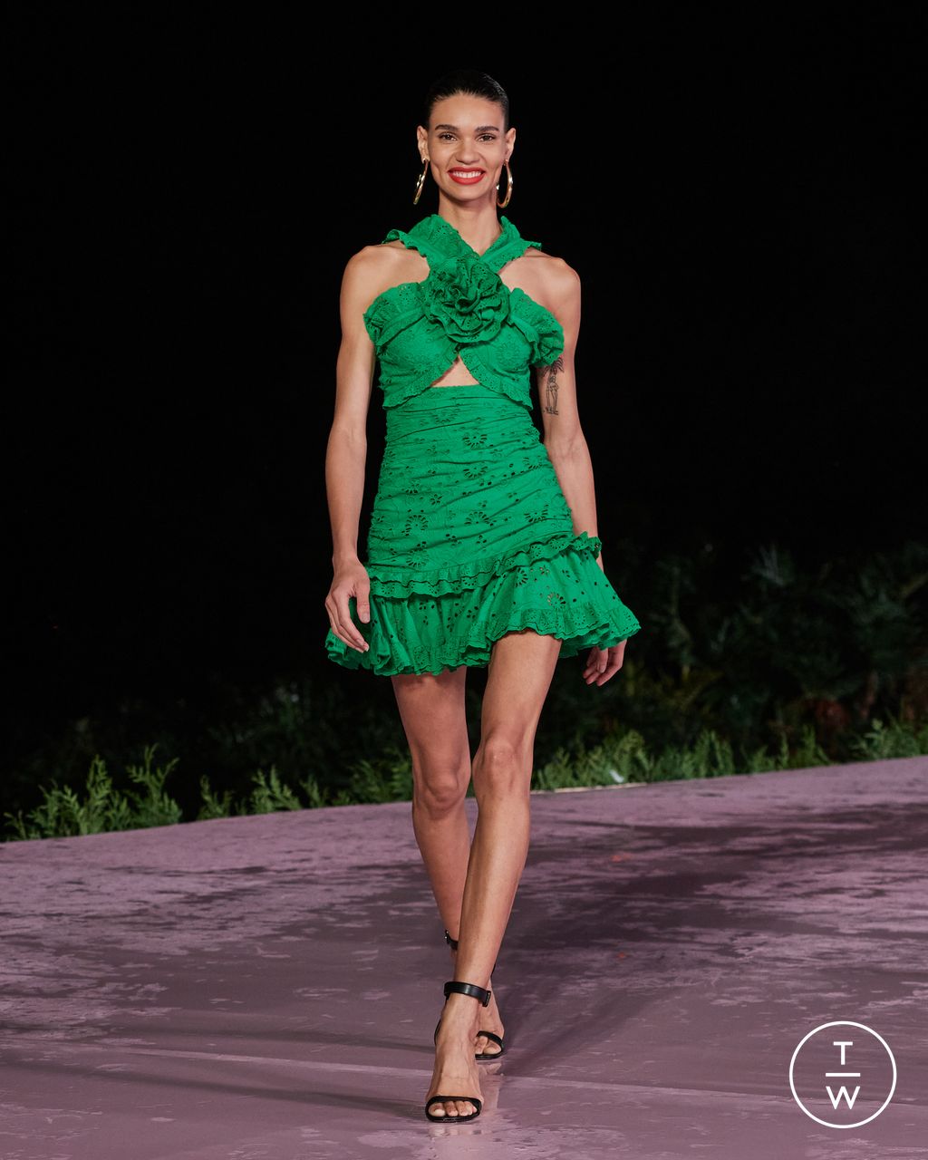 Fashion Week New York Resort 2024 look 48 from the Carolina Herrera collection 女装