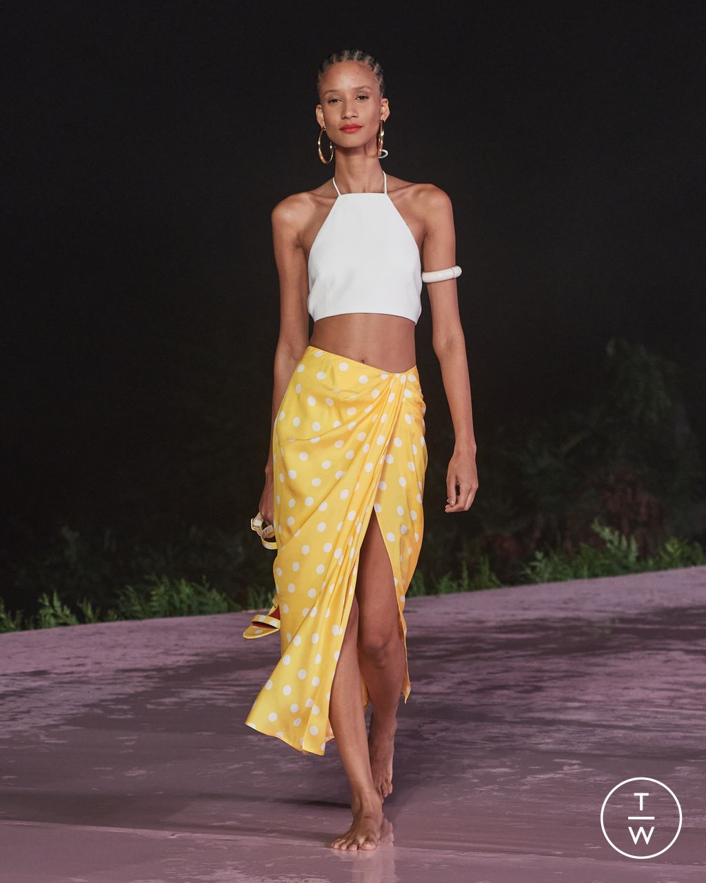 Fashion Week New York Resort 2024 look 53 from the Carolina Herrera collection womenswear