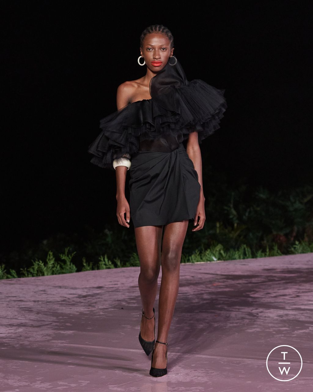 Fashion Week New York Resort 2024 look 65 from the Carolina Herrera collection womenswear