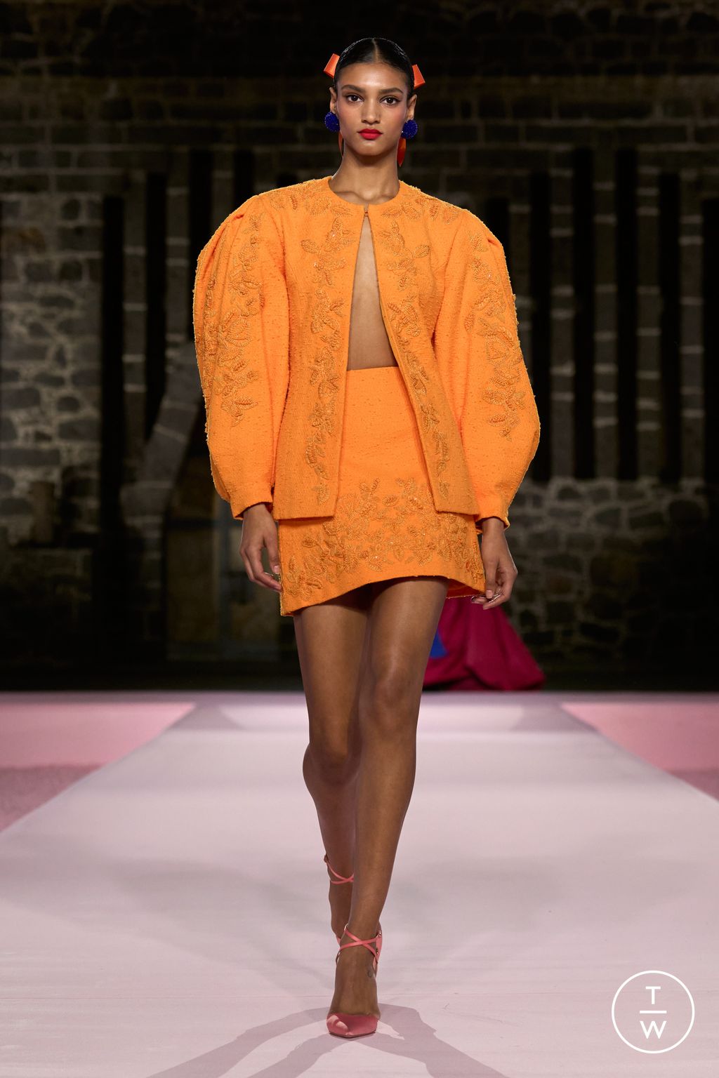 Fashion Week New York Resort 2025 look 3 from the Carolina Herrera collection womenswear