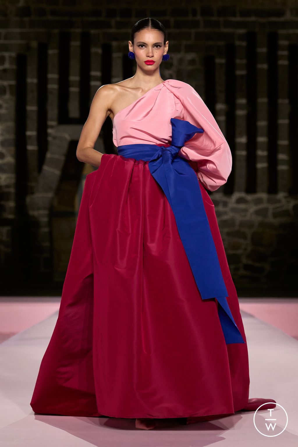 Fashion Week New York Resort 2025 look 4 from the Carolina Herrera collection womenswear