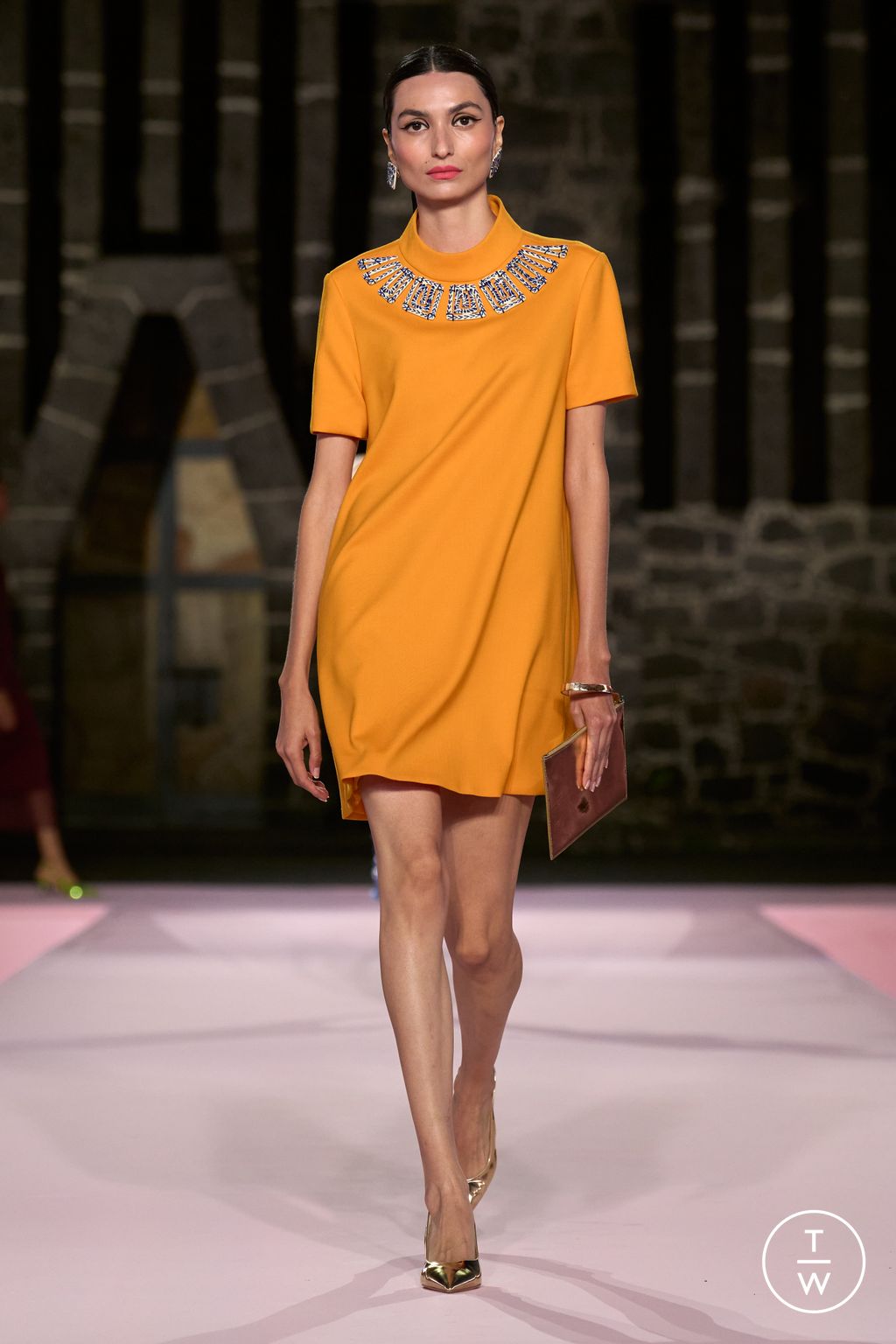 Fashion Week New York Resort 2025 look 19 from the Carolina Herrera collection womenswear