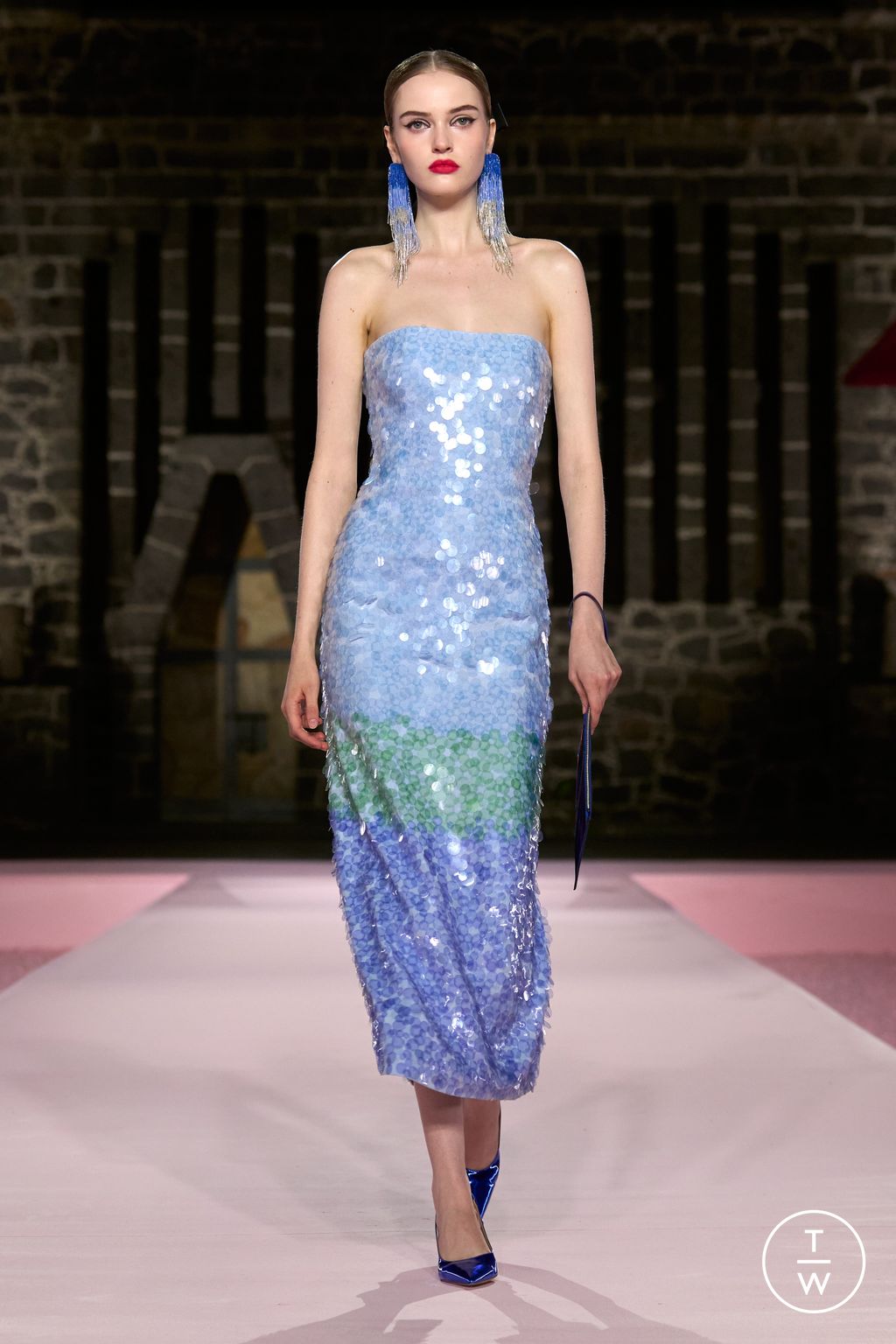 Fashion Week New York Resort 2025 look 20 from the Carolina Herrera collection womenswear