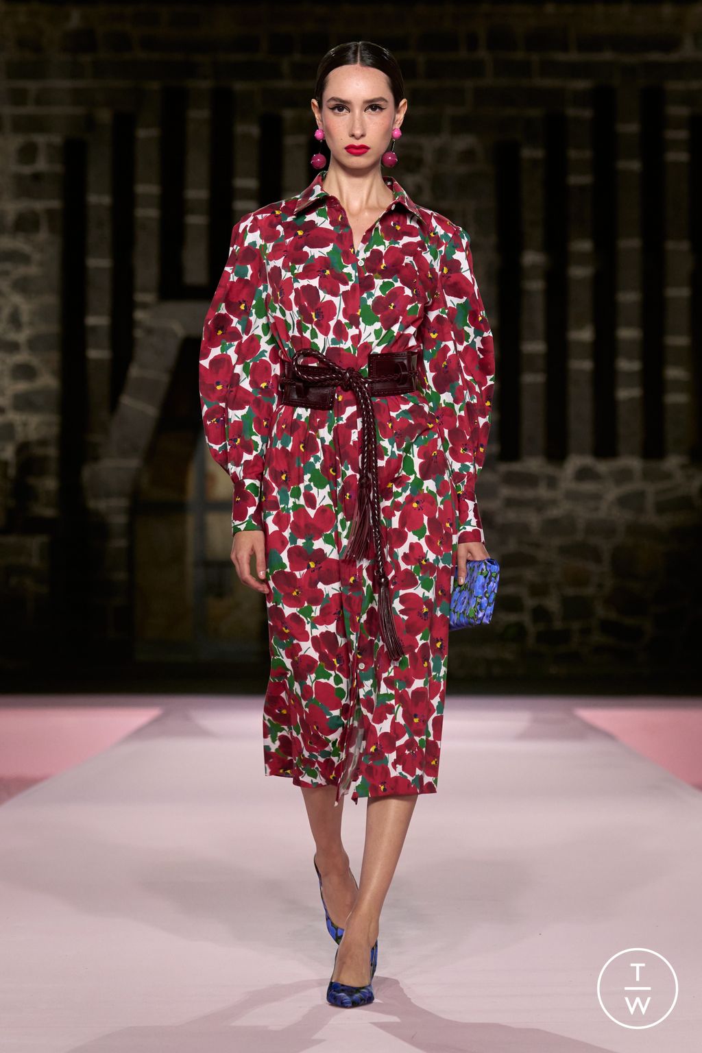 Fashion Week New York Resort 2025 look 32 from the Carolina Herrera collection womenswear