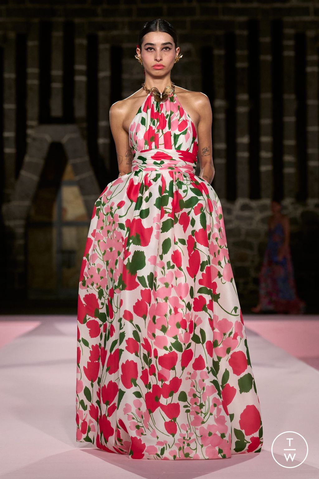 Fashion Week New York Resort 2025 look 38 from the Carolina Herrera collection 女装