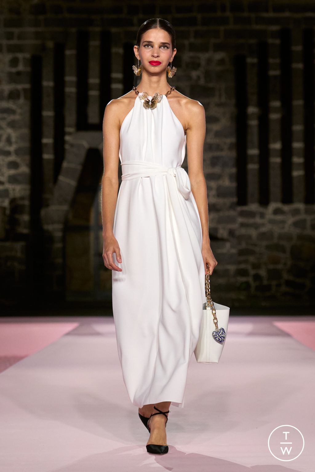 Fashion Week New York Resort 2025 look 39 from the Carolina Herrera collection womenswear