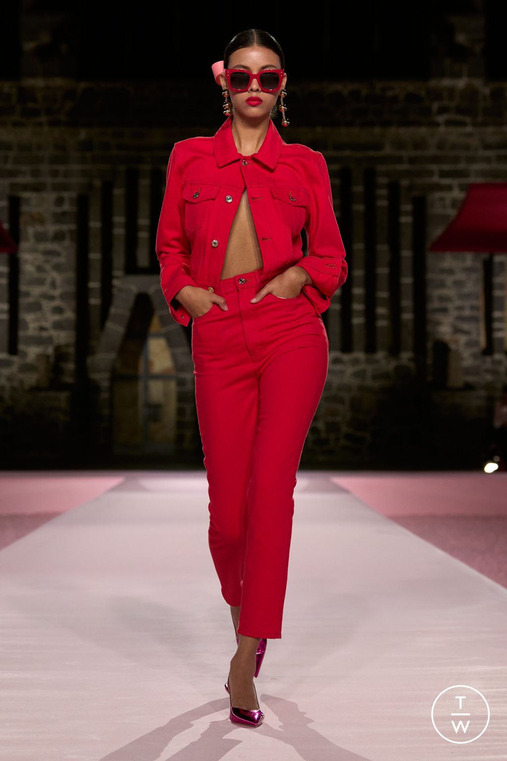 Fashion Week New York Resort 2025 look 49 from the Carolina Herrera collection womenswear
