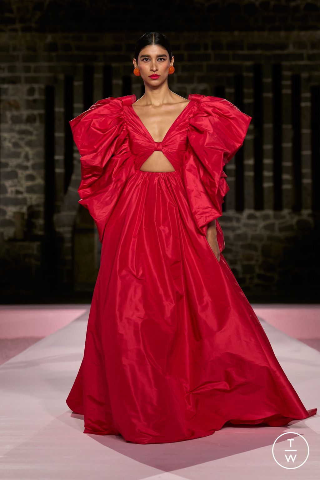 Fashion Week New York Resort 2025 look 53 from the Carolina Herrera collection womenswear